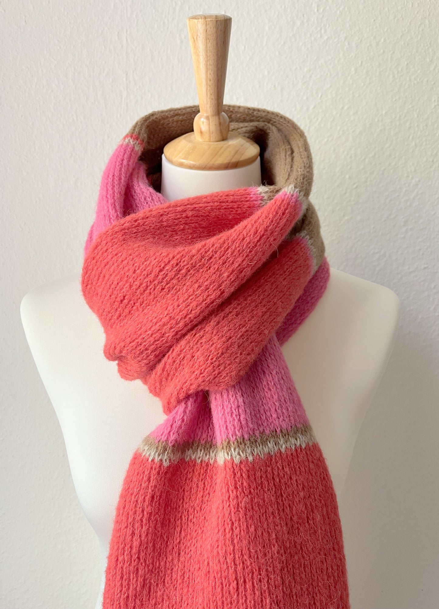 Gestreifter Alpaka Schal Damen mit Blockstreifen – weich, warm & handgefertigt aus Alpaka & Seide