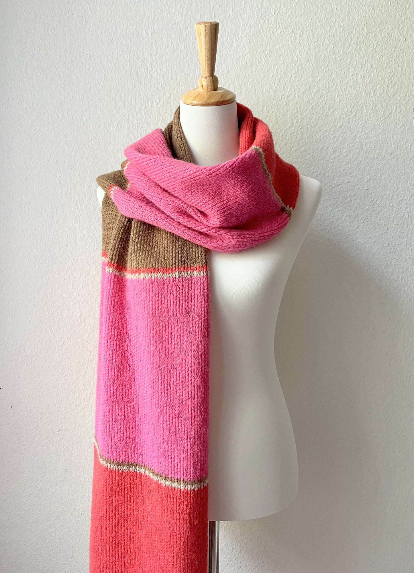 Gestreifter Alpaka Schal Damen mit Blockstreifen – weich, warm & handgefertigt aus Alpaka & Seide