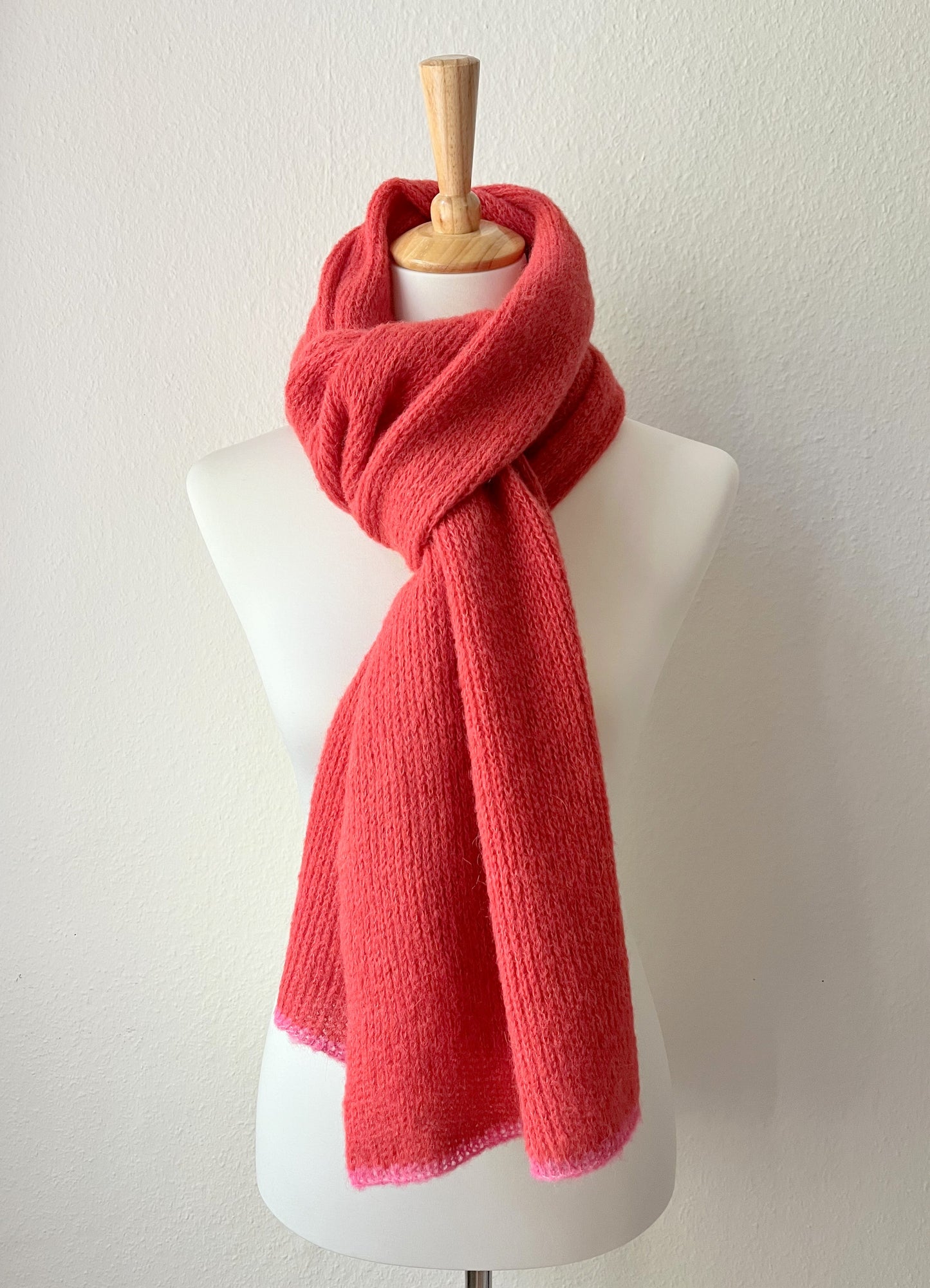 Koralle Alpaka Schal Damen - handgefertigt aus Alpaka & Seide - warm & weich