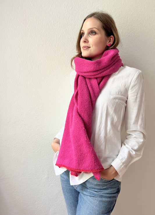 Knallpinker Alpaka Schal Damen – weich, warm & handgefertigt aus Alpaka & Seide