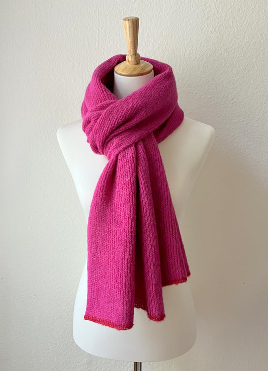 Knallpinker Alpaka Schal Damen – weich, warm & handgefertigt aus Alpaka & Seide