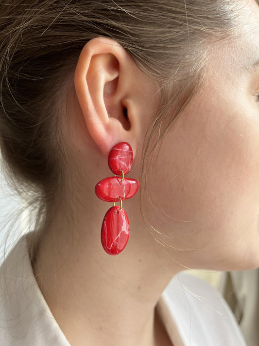 Polymerton Ohrringe Kieseltrio marmoriert rot