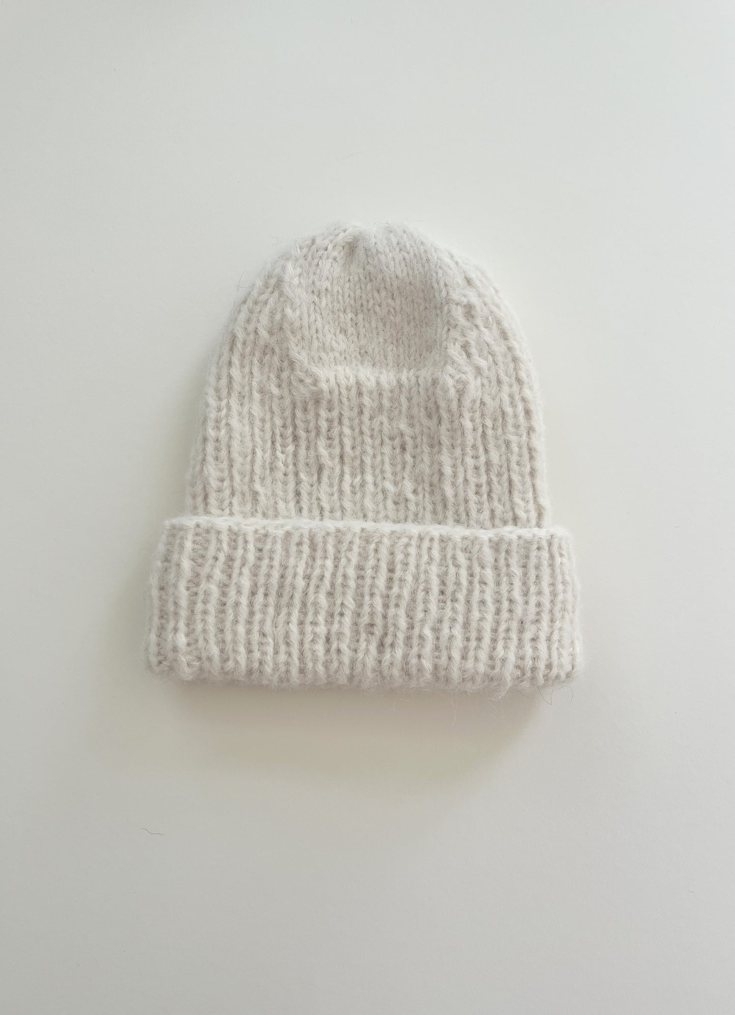 Creme weiße Alpaka Mütze handgestrickt - warm, weich & modern