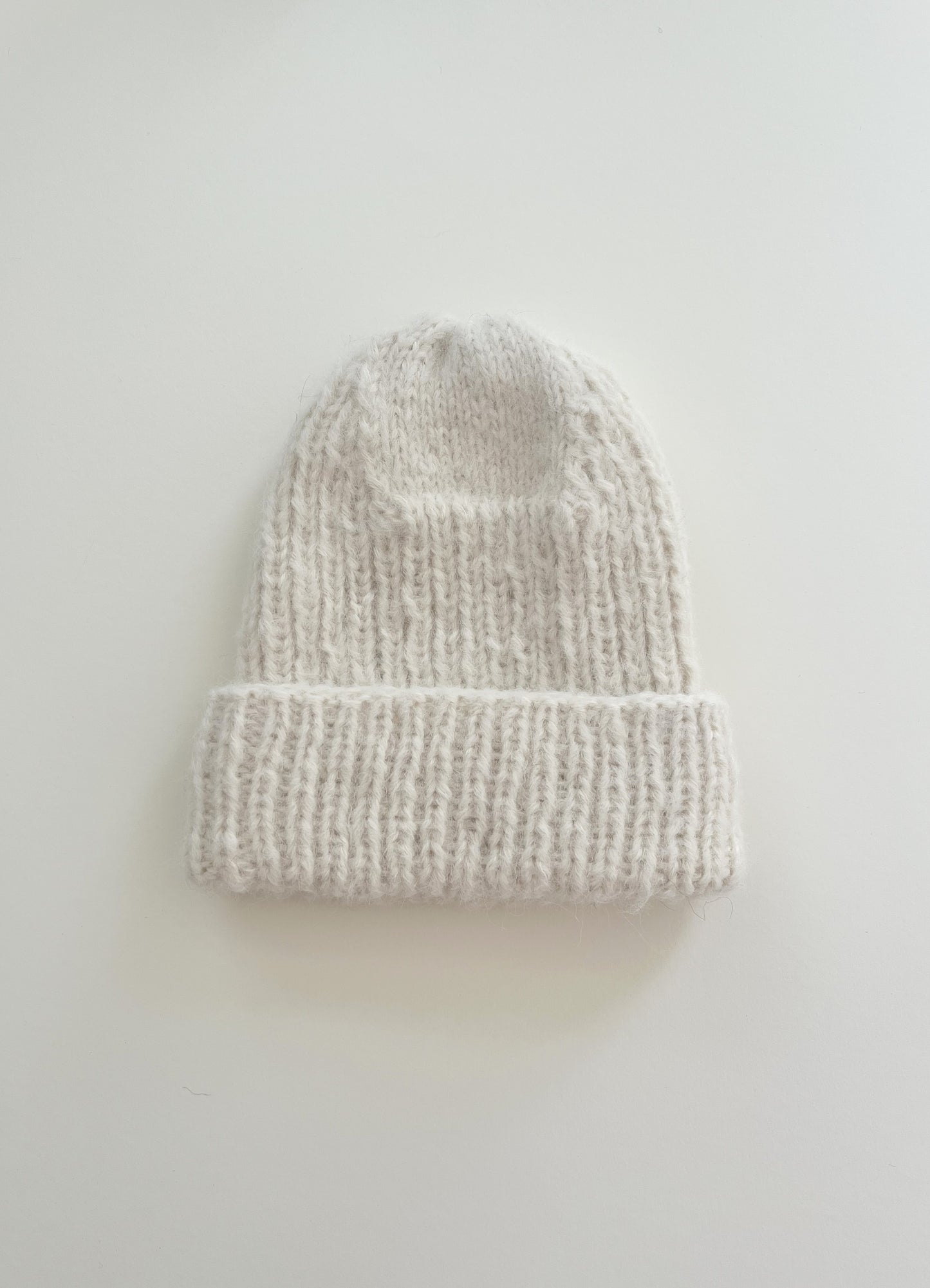 Creme weiße Alpaka Mütze handgestrickt - warm, weich & modern