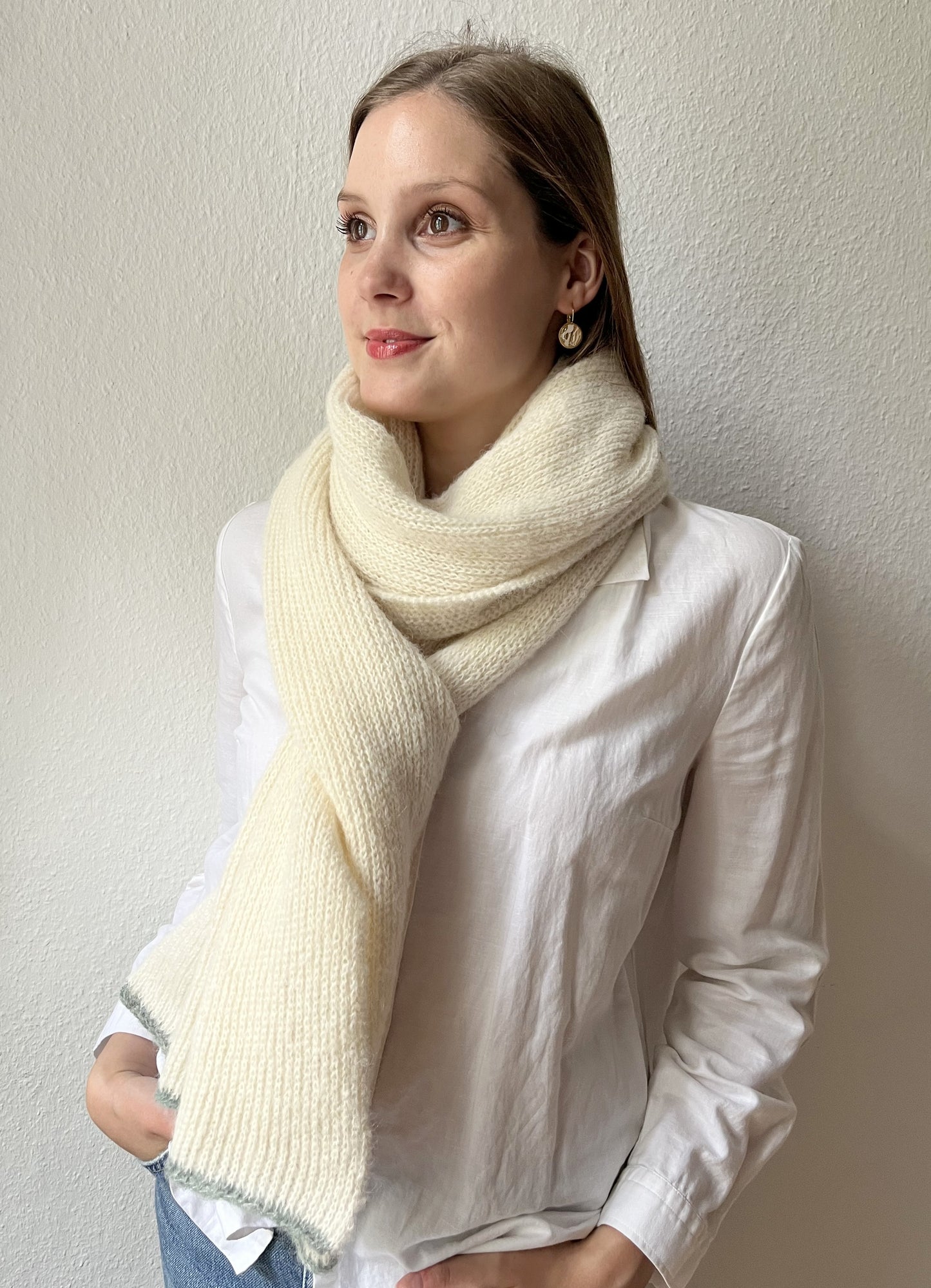 Cremeweißer Alpaka Schal Damen - handgefertigt aus Alpakawolle & Seide - weich & warm