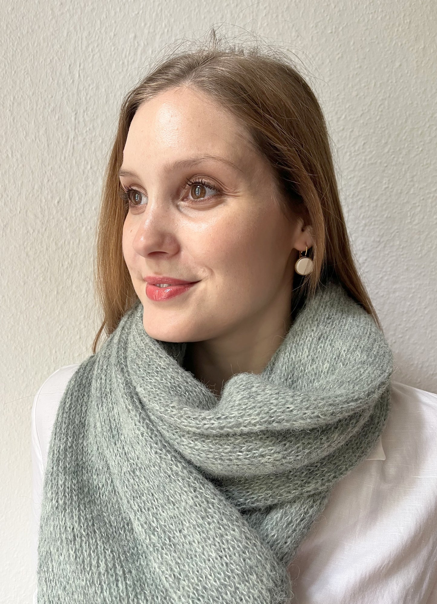 Salbeigrüner Alpakaschal Damen - handgefertigt aus Alpaka & Seide - weich & warm