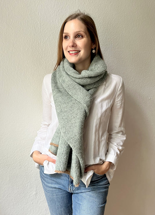 Salbeigrüner Alpakaschal Damen - handgefertigt aus Alpaka & Seide - weich & warm