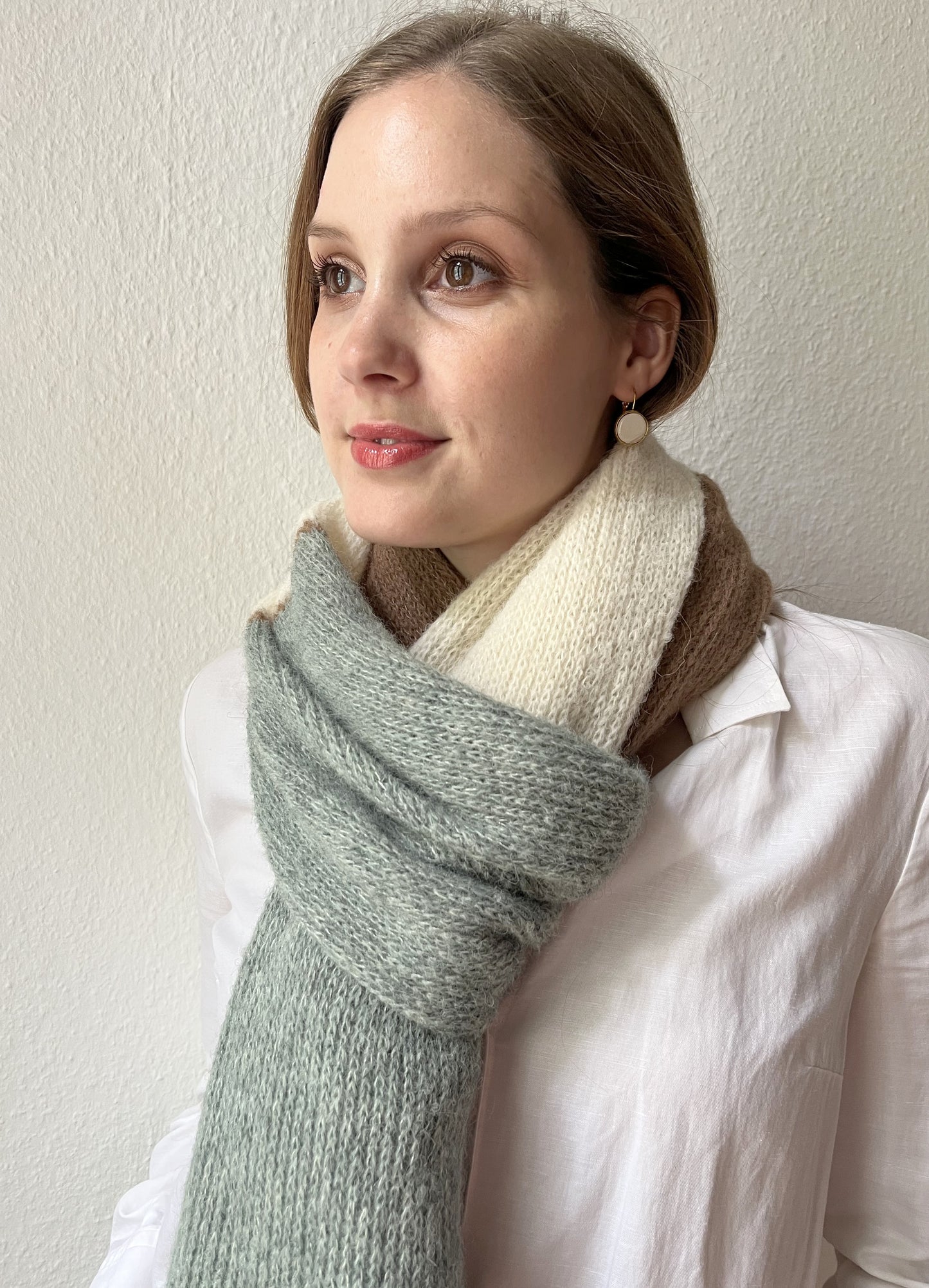 Gestreifter Alpaka Schal Damen mit Blockstreifen – weich, warm & handgefertigt aus Alpaka & Seide