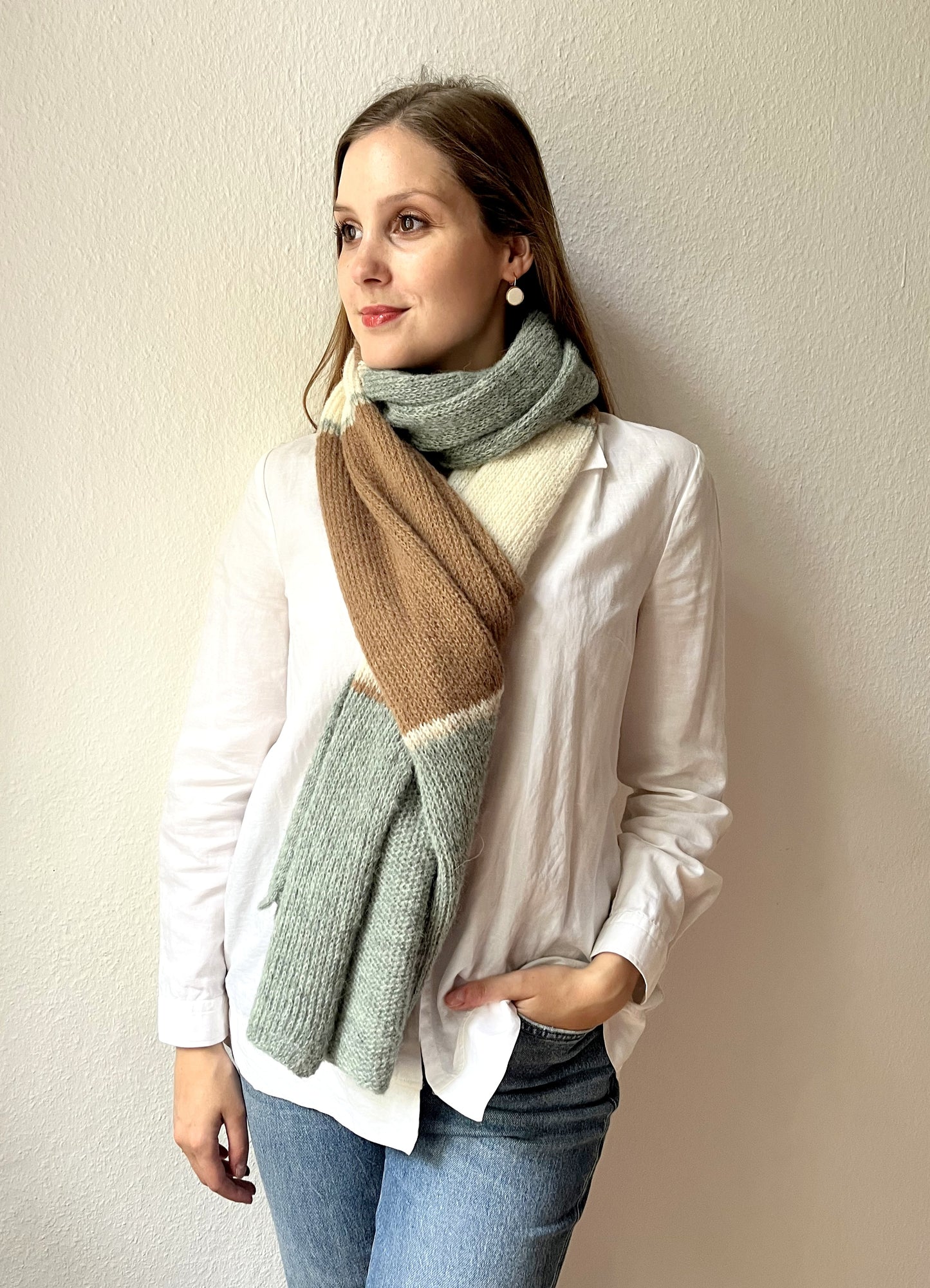 Gestreifter Alpaka Schal Damen mit Blockstreifen – weich, warm & handgefertigt aus Alpaka & Seide