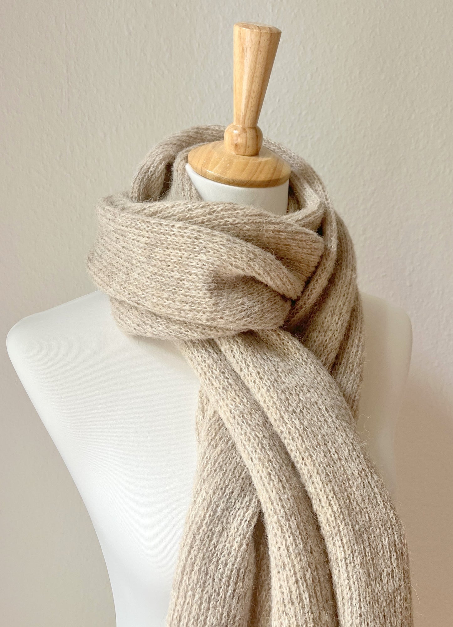 Beige Alpaka Schal Damen - handgefertigt aus Alpakawolle & Seide - weich & warm