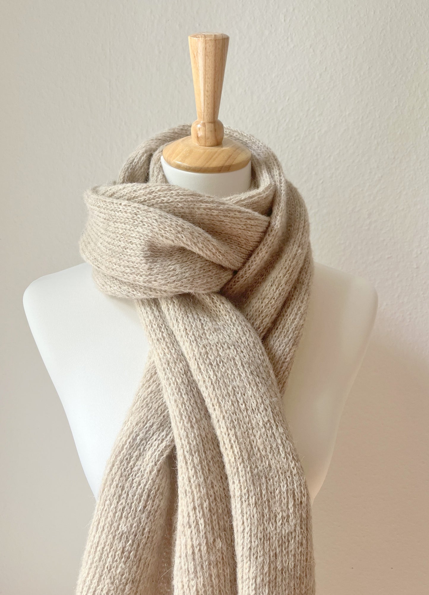 Beige Alpaka Schal Damen - handgefertigt aus Alpakawolle & Seide - weich & warm